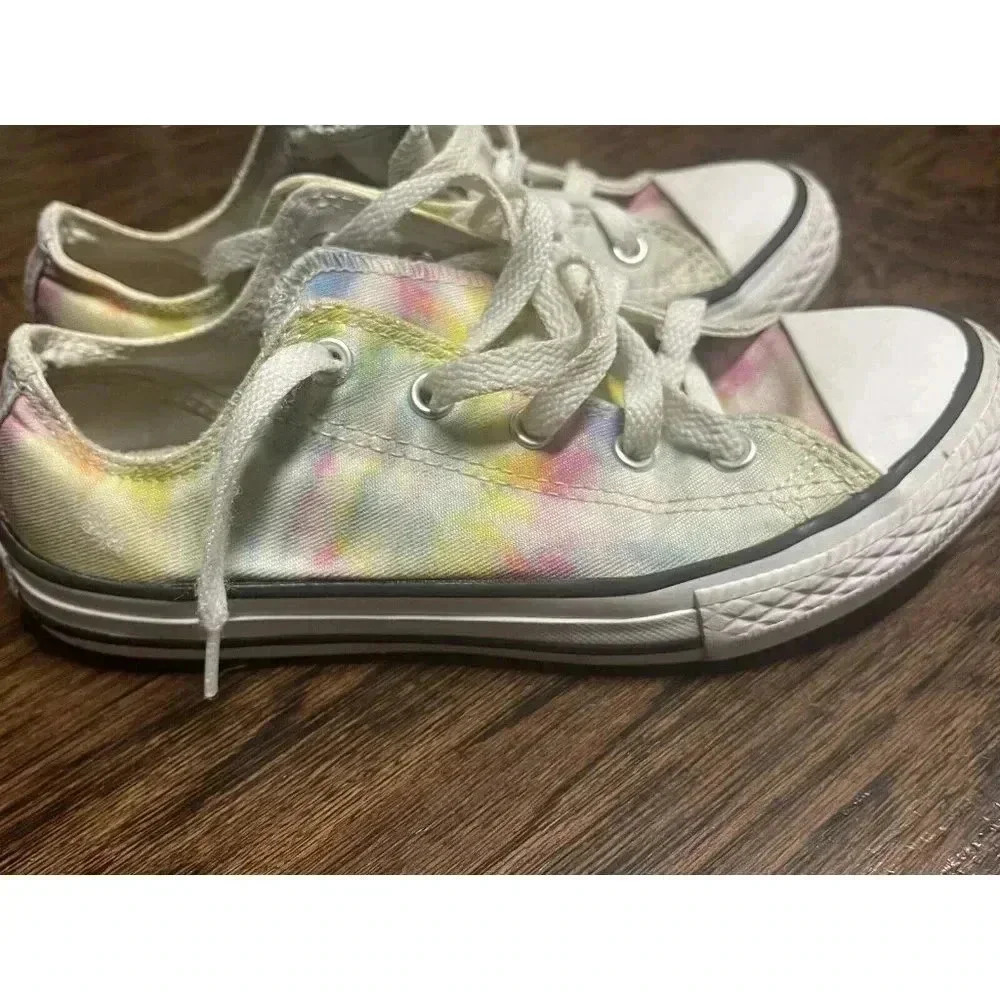 Girls, Tie-dye Converse Shoes, size‎ 2 - Picture 2 of 8